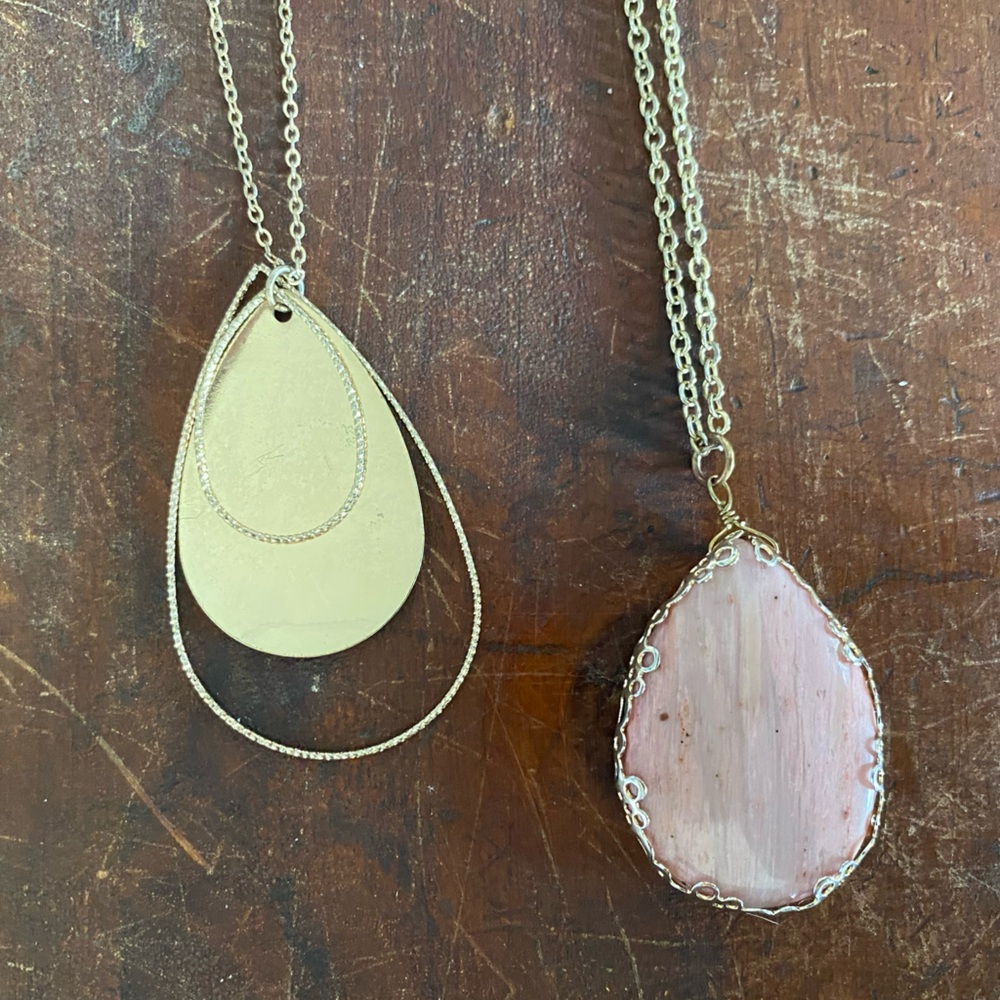 Francesca's Collections Gold and Pink Teardrop Necklace